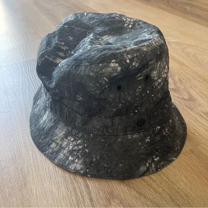 Lululemon Grey Patterned Bucket Hat